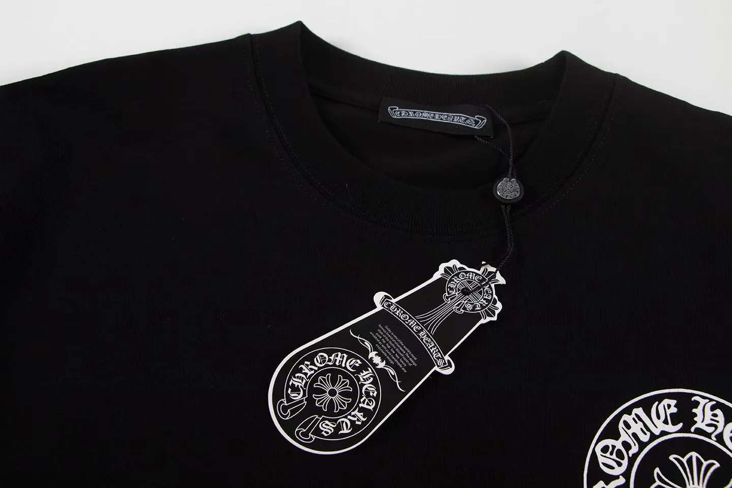 🅿️160 Style: 2025 new Croix Heart short-sleeved T-shirt Material: High version 300g double yarn combed cotton Size: S～XL Color: Black Style number: Z011